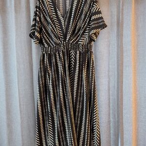 BloomChic Black and Cream Maxi Dress